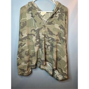 Fantastic Fawn Waffle Knit Camo Pullover Long Sleeve Top with Hood Green Size Sm